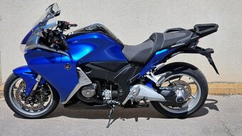 Honda VFR 1200 f - 2