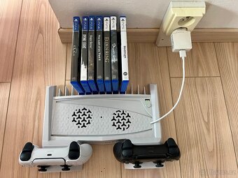 iPega P5S023 Multifunkční Nabíjecí RGB Stojan s Chlazením - 2
