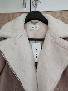 Přechodná biker bunda se všitým kožíškem About You - 2