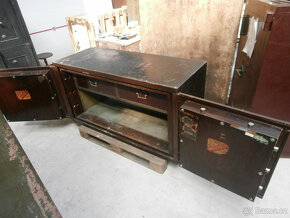 Trezor starý železobetonový zlatnický pult za 11.000 kč - 2