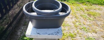 4 plastové květináče - 2