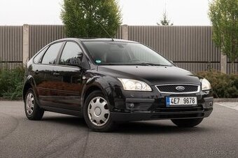 FORD FOCUS Ghia 1.6 85kw NOVÁ STK - 2