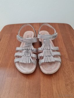 Dívčí sandály zn. D.D.Step vel.36 - 2