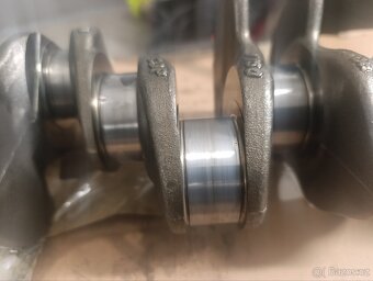 Kliková hřídel VW T5 T6 132kw - 2