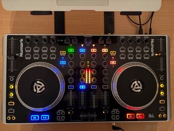 Numark N4 - 2