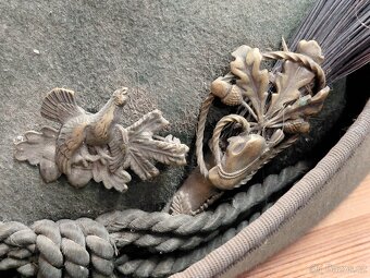 Myslivecké klobouky s odznaky - 2