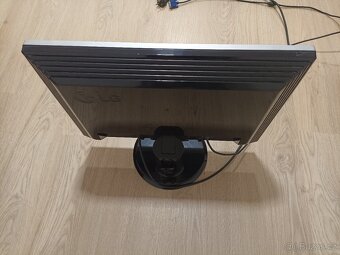 monitor LG FLATRON L225WS - 2