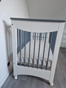 Dřevěná dětská postel - 2