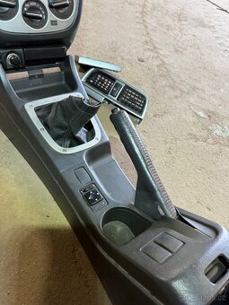 Středový panel Impreza STI 01-04 - 2