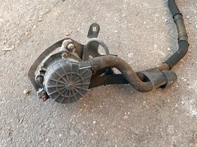 sekundární vzduchové čerpadlo Peugeot 407 2.2i - 2