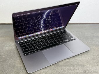 MacBook Air 13'' 2020 M1 / 8GB / 256GB SSD / Space Gray - - 2