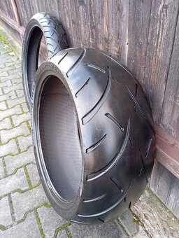 260/40/18 Night Rod Breakout pneu Metzeler - 2
