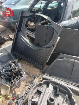 Komplet dvojité dno kufr Audi A4 B6 avant - 2