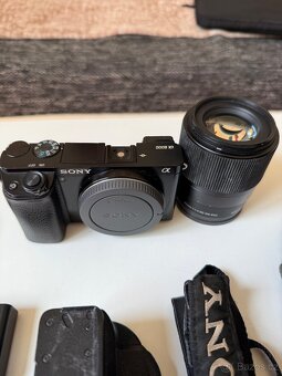 Prodám Sony a6000, Sigma 30mm, DJI Ronin SC, atd.. - 2