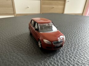 Model Škoda Fabia červená v měřítku 1:72 - 2