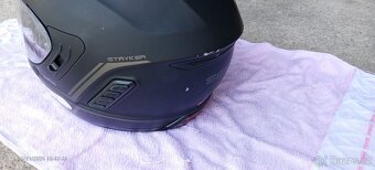 Helma Sena Stryker vel.M 2023 poškozená - 2