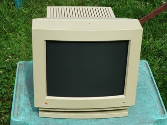 Power Macintosh 7100/66AV - 2