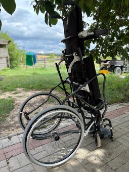 Mechanický stavěcí vozík pro handicapované - 2