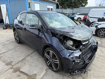 Bmw i3 125kw najeto:51315km rv:2022/7 havarované - 2