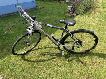 Trekové kolo Mongoose Crossway 850 - 2