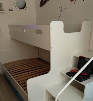 Dvoupatrová dětská postel se schůdkama plus skříň 👌🛌 - 2
