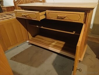 Komoda s dubovými dvířky - 2