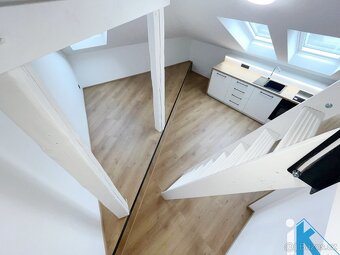 Podkrovní byt 1+kk - 2