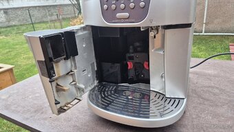 Kávovar DeLonghi Magnifica - 2