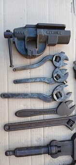 Hasáky,, svěrák - 2