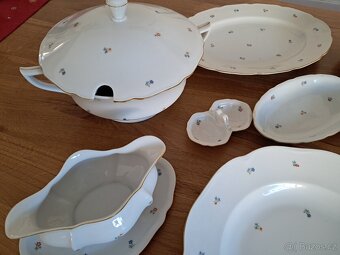 Jídelní servis kytičky,talíře, mísy - 2