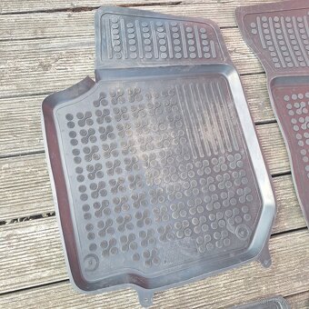 Gumové koberce do auta - 2