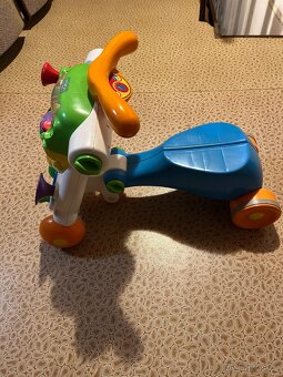 Odrážedlo a chodítko v jednom - 2