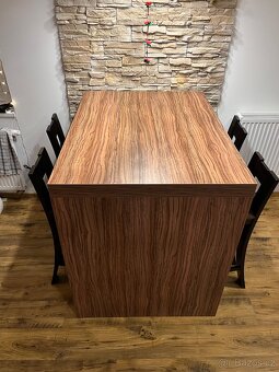 Barový stůl pro 4 osoby - 2