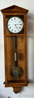 Hodiny biedermeier - dachle originál. - 2