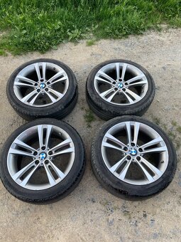 originální alu kola BMW R18 s málo jetými pneumatikami Hanko - 2