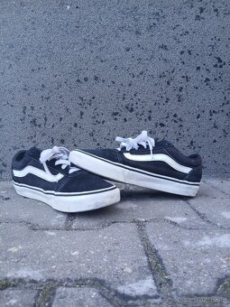 👟Stylové dětské Vans boty vel. 38–39 – černobílé - 2