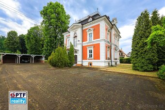 Nádherná prostorná secesní vila s krásnou zahradou ve Varnsd - 2