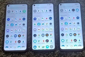 Prodám realme 8i – mám k dispozici 3 kusy - 2