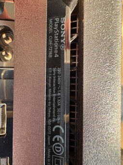 PS4 Pro 1Tb + 2x ovladač - 2