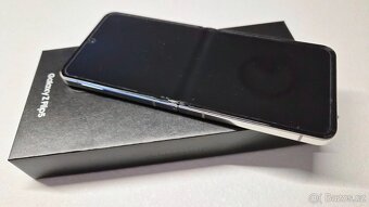 Samsung Galaxy Z Flip 5 - 2