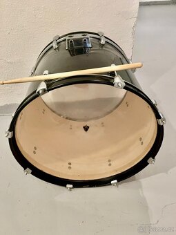 Buben na fandění. - 2