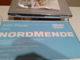 DVD, VHS kazety a čistící  kazety - 2