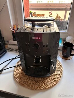 Kávovar Krups EA810B70 Essential - 2