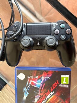 Ps4 1TB komplet se vším - 2