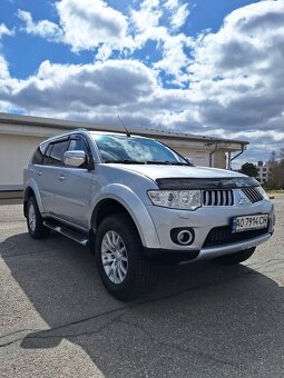 Mitsubishi pajero sport 2011p - 2