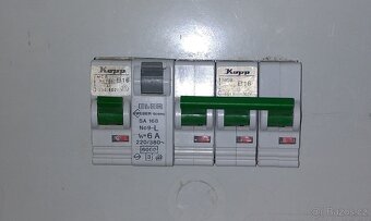 Elektroměr, elektrodeska + jističe - 2