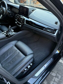 BMW 530e X-Drive Plug-in hybrid M Packet, rok 2021 - 2