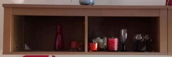 HEMNES VITRÍNA - KNIHOVNA - POLICE - 2