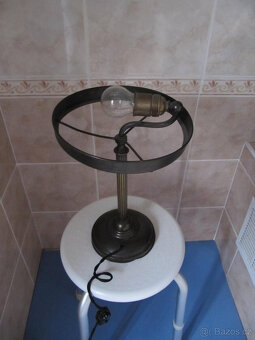 stará stolní lampa - 2