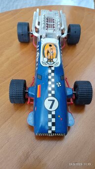 Retro hračka - závodní vůz F1 - 2